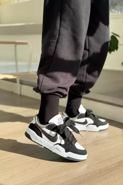 Step Run Siyah Beyaz