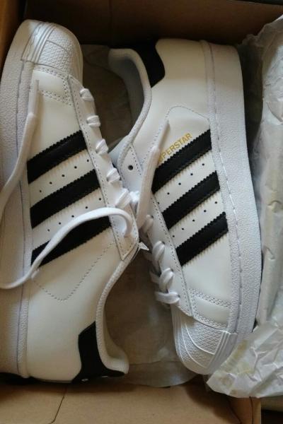 Süperstar Beyaz Siyah