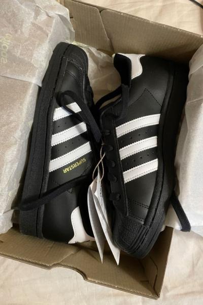 Süperstar Siyah Beyaz