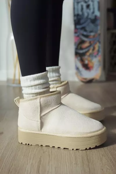 Ugg Yüksek Mini Classic Bej